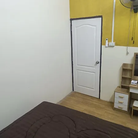 The House Hostel 2-3