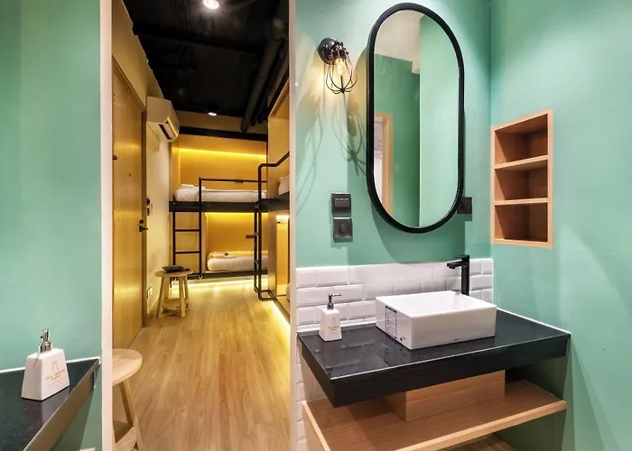 Phra Nakhon Poshtel Hostel กรุงเทพมหานคร